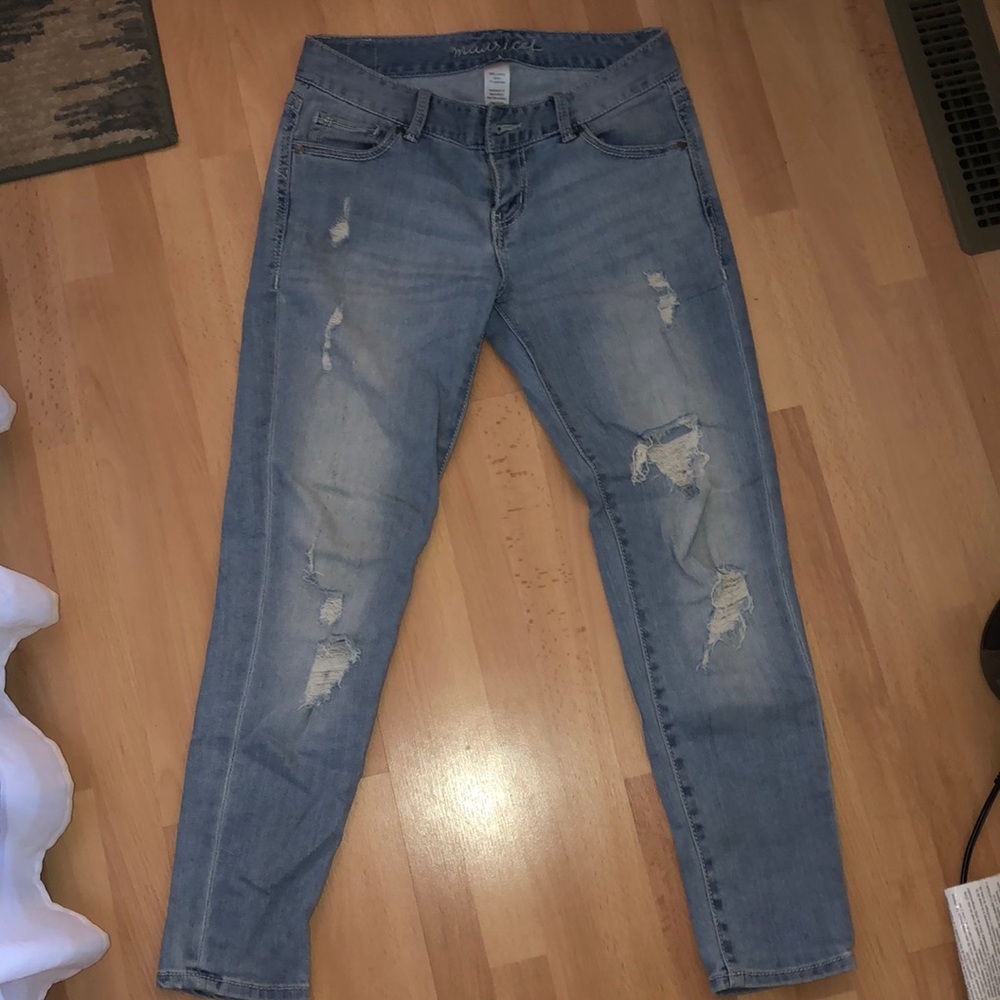 RIPPED Light Wash Jeans
